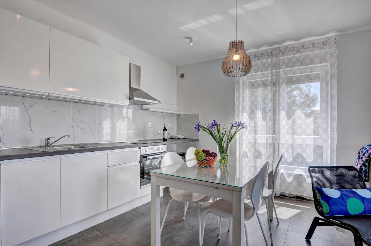 Apartment Log In Stinjan ภายนอก รูปภาพ