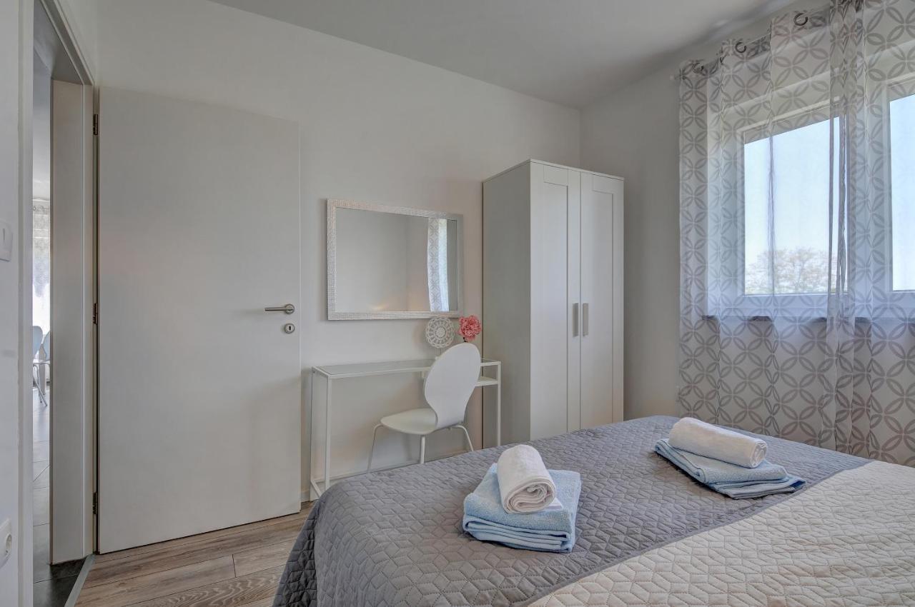 Apartment Log In Stinjan ภายนอก รูปภาพ